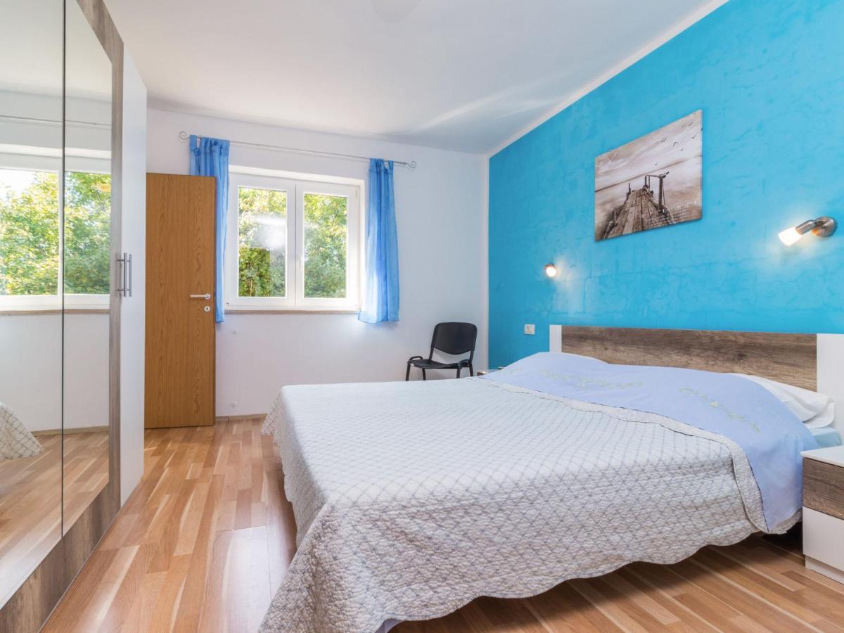 Antoni - Ipc106 By Interhome *