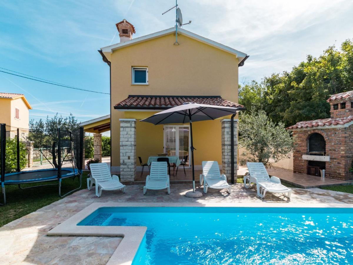 Antoni - Ipc106 By Interhome *