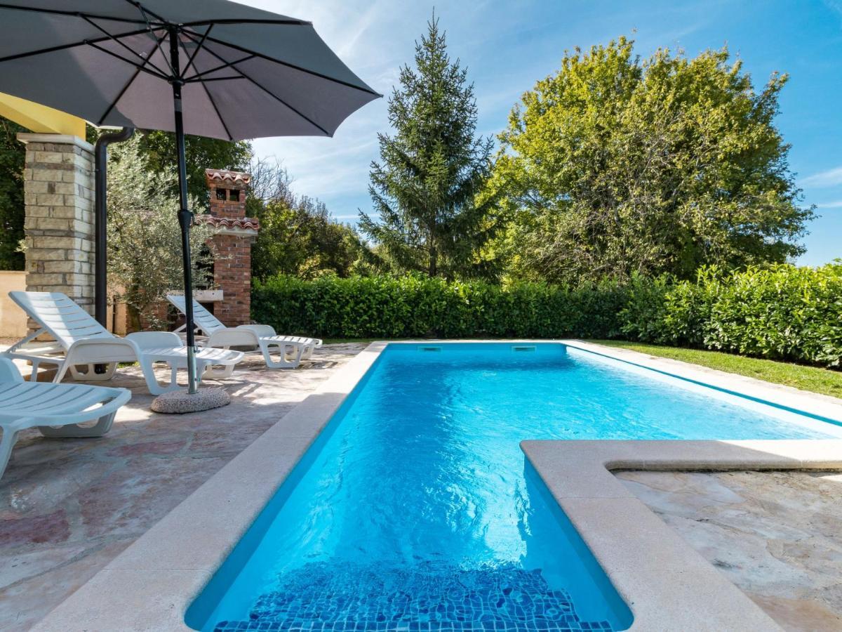 Antoni - Ipc106 By Interhome * Pican
